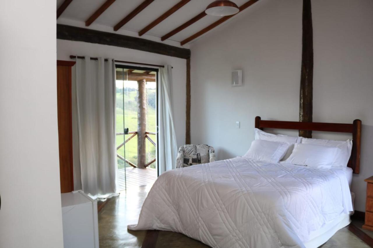 Estalagem Sensacoes Bed & Breakfast Кунха Екстериор снимка